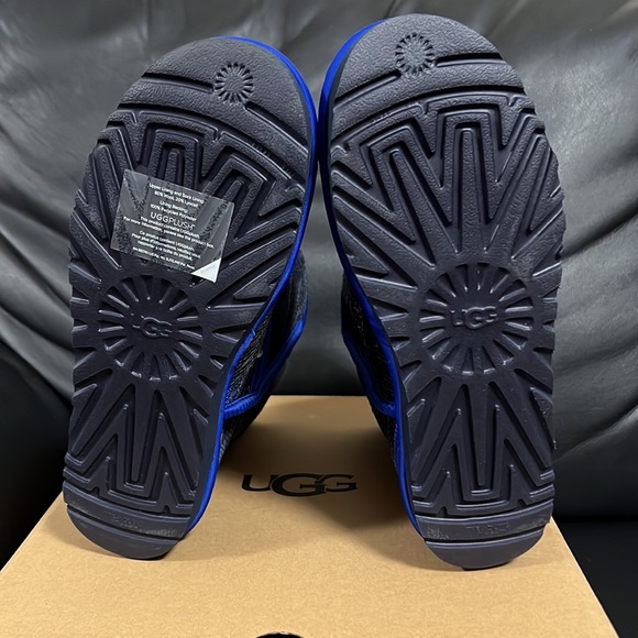 UGG Classic Short Sequins - Picture 8 of 8